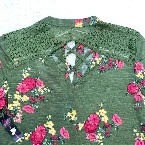 🦋BOHO NWT Flower Cinch 3/4 Sleeved Crochet Blouse - Picture 5 of 8